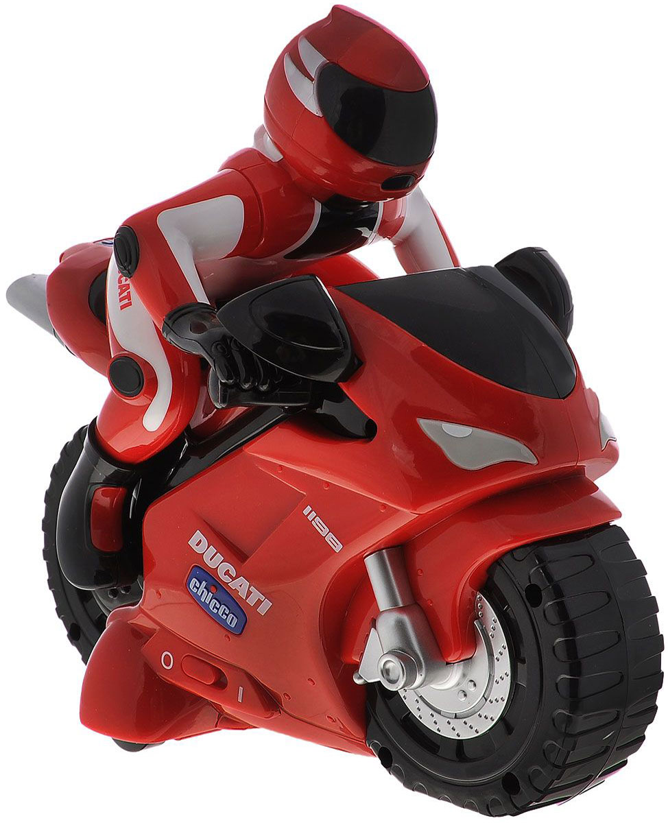 Chicco Мотоцикл на радиоуправлении Ducati389000000 Chicco Мотоцикл на радиоуправлении Ducati389000000Гоночный мотоцикл Ducati с дистанционным управлением привлечет внимание вашего малыша и не позволит ему скучать, ведь так интересно и захватывающе покатать свой спортивный мотоцикл, или устроить гонку с другом. Мотоцикл, который использует интуитивное управление, разработан специально для самых маленьких. Малышу достаточно просто поворачивать пульт и мотоцикл поедет в нужном направлении. Пульт управления выполнен в виде настоящего руля, что делает игру более увлекательной. Движение мотоцикла сопровождается настоящим звуком мотора. Порадуйте своего непоседу такой замечательной игрушкой! Турбо-мотоцикл Ducati 1198 r/c Chicco издает звук работающего мотоциклетного двигателя и может передвигаться в шести различных направлениях. Удобный и легкий пульт управления сделан в виде реального мотоциклетного руля, для изменения направления движения необходимо всего лишь повернуть пульт в нужную сторону. Для работы мотоцикла требуются 4 батарейки типа АА (не входит в...