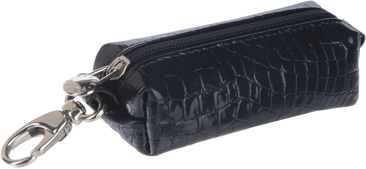 Ключница Petek 1855, цвет: темно-синий. 2542.091.082542.091.08 D.Navy Ключница Petek 1855, цвет: темно-синий. 2542.091.082542.091.08 D.NavyСтильная ключница Petek 1855 выполнена из натуральной лакированной кожи с тиснением под крокодила. Изделие закрывается на застежку-молнию. Внутри имеется металлическое кольцо для ключей на цепочке. Снаружи, на одной из боковых сторон предусмотрен карабин для ношения на поясе. Ключница упакована в фирменную коробку. Этот аксессуар станет замечательным подарком человеку, ценящему качественные и практичные вещи.