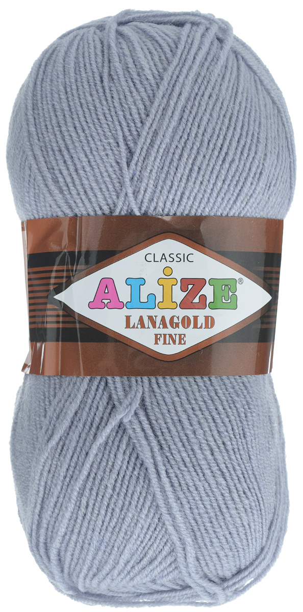 Пряжа для вязания Alize Lanagold Fine, цвет: серый (200), 390 м, 100 г, 5 шт547499_200 Пряжа для вязания Alize Lanagold Fine, цвет: серый (200), 390 м, 100 г, 5 шт547499_200Alize Lanagold Fine - это полушерстяная пряжа для ручного вязания. Нить плотно скручена, гибкая, послушная, не пушится, не электризуется, аккуратно ложится в петли и не деформируется после распускания. Стойкое равномерное окрашивание обеспечивает широкую палитру оттенков, высокое качество материала и используемых красителей защищает от потери цвета. Соотношение шерсти и акрила - формула практичности. Высокие тепловые характеристики сочетаются с эстетикой, носкостью и простотой ухода за вещью. Классическая пряжа для зимнего сезона, может использоваться для детской и взрослой одежды. Alize Lanagold Fine - универсальная пряжа, которая будет хорошо смотреться в узорах любой сложности. Рекомендуемый размер спиц 2,5-4 мм и крючка 2-4 мм. Состав: 49% шерсть, 51% акрил.
