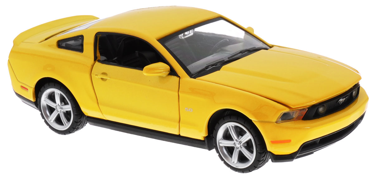 Maxi Toys Модель автомобиля Ford Mustang GT цвет желтыйCP-68307-Y Maxi Toys Модель автомобиля Ford Mustang GT цвет желтыйCP-68307-YМодель автомобиля Maxi Toys Ford Mustang GT - это точная копия оригинальной машины в масштабе 1:32. Выполненная из высококачественного металла и пластика, она обязательно понравится не только ребенку, но и взрослому. Модель автомобиля имеет световые и звуковые эффекты. Дверцы машины и капот открываются, фары светятся, салон детализирован. Игрушка оснащена инерционным ходом. Для того, чтобы автомобиль поехал вперед, необходимо его отвести назад, а затем резко отпустить. Прорезиненные колеса обеспечивают надежное сцепление с любой поверхностью пола. Машинка является отличным подарком для юного гонщика. Во время игры с такой машинкой у ребенка развивается мелкая моторика рук, фантазия и воображение. Для работы игрушки необходимы 3 батарейки типа AG13 (товар комплектуется демонстрационными).