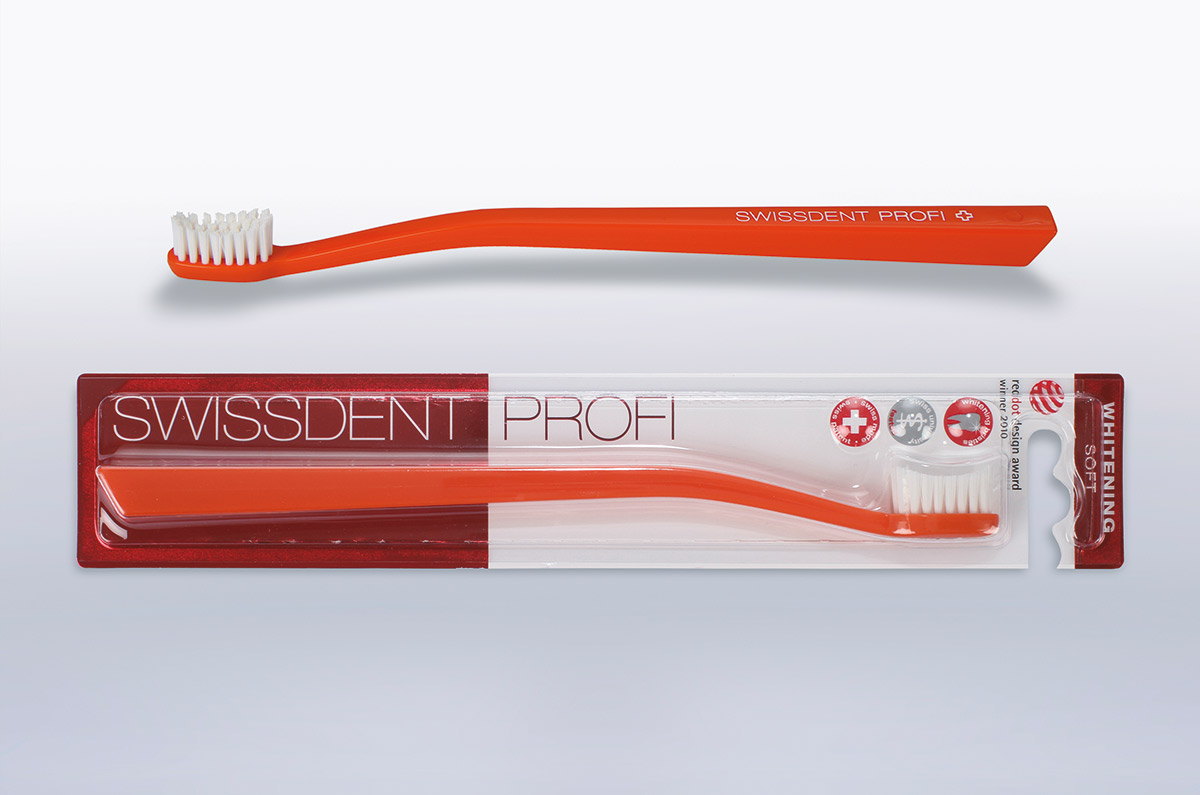Swissdent Profi Зубная щетка, мягкая, оранжево-белая00-00000261 Swissdent Profi Зубная щетка, мягкая, оранжево-белая00-00000261Зубная щетка Swissdent Profi Colours: - Зубная щетка идеальной формы для ежедневного использования - Уровень жесткости щетинок: Soft - Самая маленькая головка среди зубных щеток для взрослых - Идеальная форма щетинок для тщательной и бережной очистки каждого зуба - Очищает труднодоступные участки зуба, не травмируя десны - Эргономичная ручка - Запатентована и произведена в Швейцарии - Цвет: ручка - оранжевая, щетинки - белые