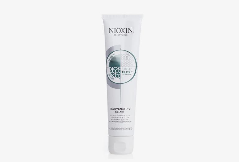 Nioxin 3D Styling Rejuvenating Elixir - Восстанавливающий эликсир 150 мл81508346/4949 Nioxin 3D Styling Rejuvenating Elixir - Восстанавливающий эликсир 150 мл81508346/4949Невесомый эликсир для придания волосам мягкости, шелковистости и натурального блеска. Защищает волосы от внешних повреждений, делая их упругими, сокращая их ломкость. Технология LightPlex - Для более легких и эластичных волос: Эта профессиональная технология работает как внутри, так и снаружи волоса. Кондиционирующие вещества проникают в кортекс волоса, удерживая необходимую влагу и защищая волосы от внешних воздействий окружающей среды, в то время как невесомые, гибкие полимеры обволакивают волосы для легкости укладки, без жесткой фиксации.
