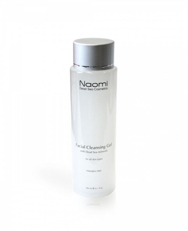 Naomi Очищающий гель для лица для всех типов кожиKM 0042 Naomi Очищающий гель для лица для всех типов кожиKM 0042Уникальный пенящийся гель, очищающий и увлажняющий кожу. Подходит как для женщин, так и для мужчин. Обогащен минералами Мертвого моря, которые помогают поддерживать здоровое увлажнение кожи, обеспечивают мягкость и заживление раздраженной или поврежденной кожи, а также защищают кожу от загрязнений из внешней среды. Гель обогащен натуральным антиоксидантом - витамином C, придающим коже сияющий вид, и экстрактом ромашки, смягчающим кожу. Идеален для мужчин в качестве смягчающего геля после бритья или для ежедневного ухода за кожей.