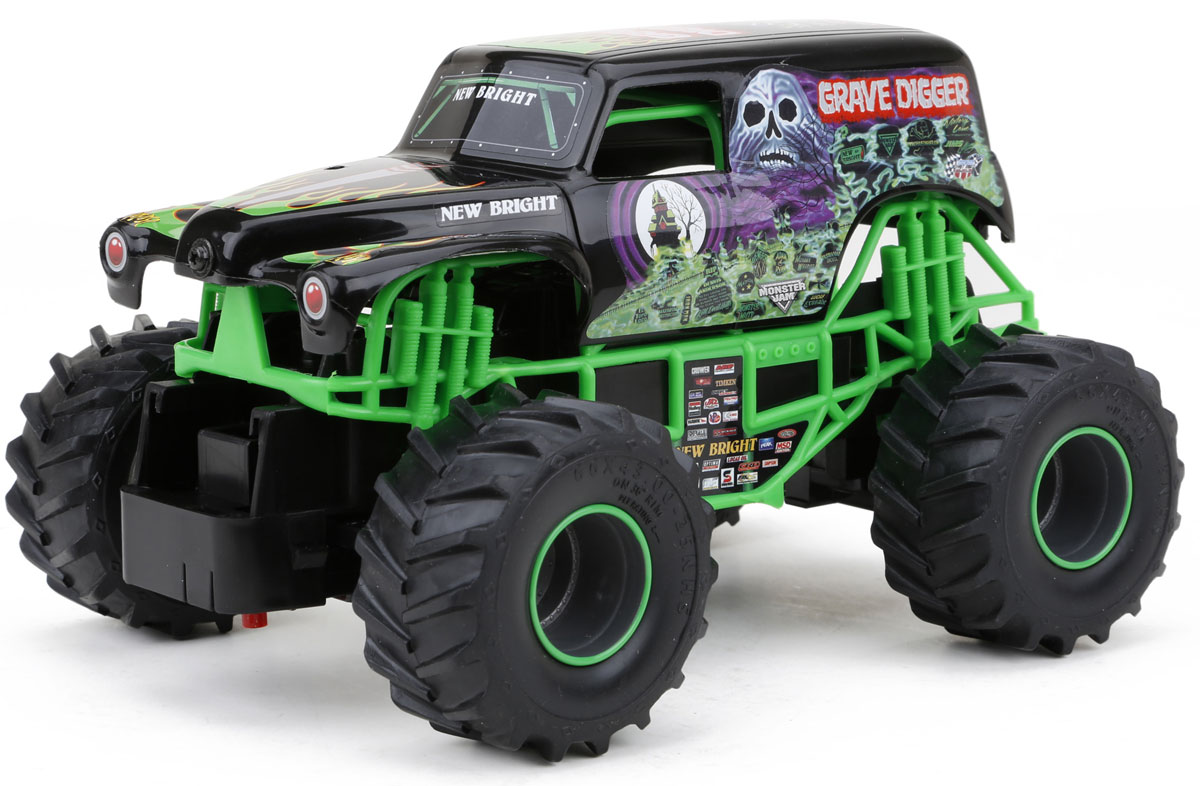 New Bright Радиоуправляемая модель Grave Digger цвет зеленый черный масштаб 1:242430G New Bright Радиоуправляемая модель Grave Digger цвет зеленый черный масштаб 1:242430GРадиоуправляемая модель New Bright Grave Digger привлечет внимание, как ребенка, так и взрослого. Маневренный внедорожник выполнен в масштабе 1:24 из качественных и безопасных материалов. Управление машинкой происходит с помощью удобного пульта. Машина двигается вперед и назад, поворачивает направо и налево. Игрушка работает в радиусе 25-30 метров от пульта управления. Пульт управления работает на частоте 27 MHz. Колеса машины прорезинены, что обеспечивает плавный ход, внедорожник не портит напольное покрытие. Радиоуправляемые игрушки способствуют развитию координации движений, моторики и ловкости. Ваш ребенок с удовольствием будет играть с моделью, придумывая различные истории и устраивая соревнования. Порадуйте его таким замечательным подарком! Для работы игрушки необходимо купить 3 батарейки типа АА (не входят в комплект). Для работы пульта управления необходимо купить 2 батарейки типа АА (не входят в комплект).