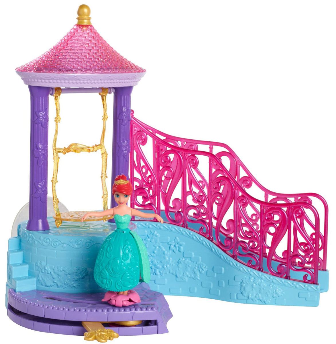 Disney Princess Игровой набор Морской дворец принцессыBDJ63 Disney Princess Игровой набор Морской дворец принцессыBDJ63Игровой набор Disney Princess Морской дворец принцессы подарит вашей дочурке множество веселья и разнообразных игр! Дворец состоит из беседки, куда можно поставить куклу принцессы, чтобы та стояла под струйками воды, а также горки, чтобы Ариэль могла скатываться вниз, и площадки, по которым принцесса может прогуливаться. Поставьте принцессу в беседку, снимите с той крышку и используйте ее как чашечку, чтобы лить воду сверху. Тогда вода прольется вниз красивыми водопадами! Потом снимите куклу и установите ее на розовый цветок-подставку на площадке ниже. Если двигать рычаг, то подставка вместе с принцессой проедет по всей площадке из одного ее конца в другой. Опустите плавающую принцессу в воду: ее юбка раскроется, как лепестки цветка и фигурка будет держаться на поверхности воды. Также куклу можно спустить в воду по горке, выходящей из беседки дворца. Игры с куклой способствуют эмоциональному развитию, помогают формировать воображение и художественный...