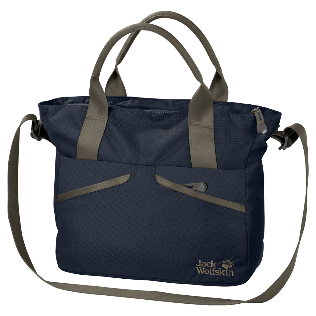 Сумка женская Jack Wolfskin Midtown, цвет: темно-синий. 2004771-10102004771-1010 Сумка женская Jack Wolfskin Midtown, цвет: темно-синий. 2004771-10102004771-1010Женская сумка Jack Wolfskin Midtown выполнена из 100% полиэстера. Сумка состоит из одного главного отделения, закрывающегося на застежку- молнию. Внутри карман на застежке-молнии и два накладных открытых кармана. На лицевой стороне карман на застежке-молнии и открытый карман. Сумка оснащена двумя удобными ручками и съемным плечевым ремнем.