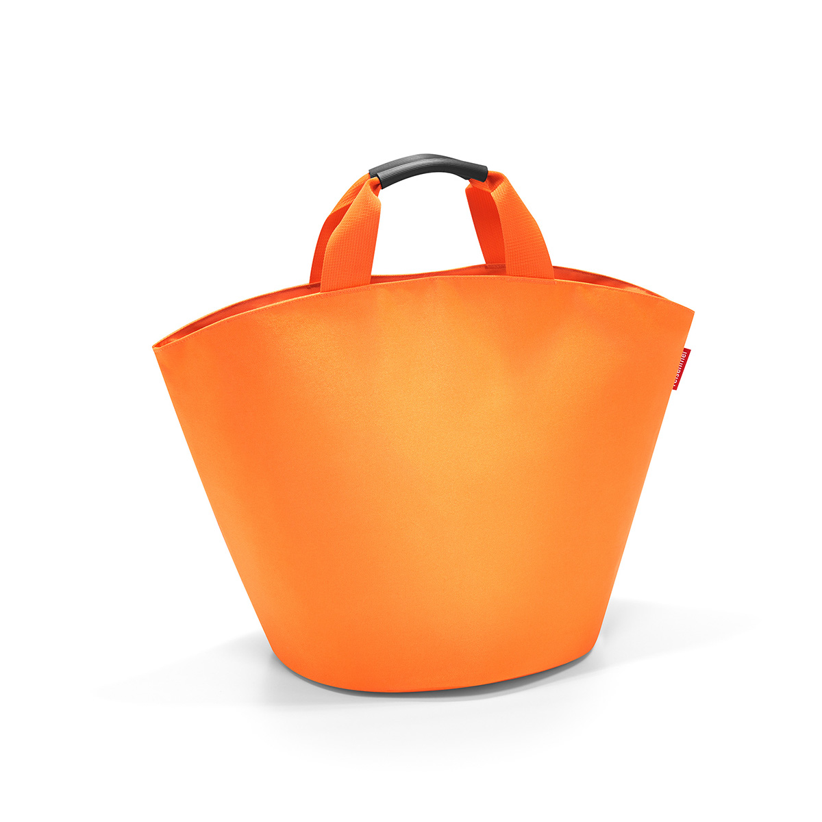 Сумка женская Reisenthel Ibizashopper, цвет: оранжевый. BM2004BM2004 Сумка женская Reisenthel Ibizashopper, цвет: оранжевый. BM2004BM2004Универсальная женская сумка Reisenthel Ibizashopper изготовлена из плотного полиэстера. Сумка содержит одно вместительное отделение, закрывающееся хлястиком на кнопки. Внутри расположен врезной карман на застежке-молнии. Ручки дополнены специальным покрытием, которое обеспечит максимальный комфорт при эксплуатации изделия. Практичная сумка станет незаменимым аксессуаром для повседневного использования.