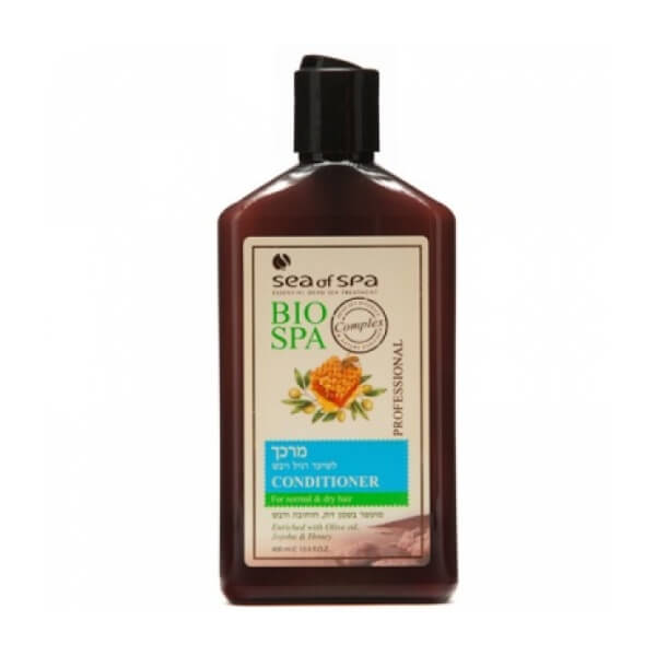 Sea of Spa Кондиционер для норм и сух волос с маслом Оливы, Жожоба и прополисом, 400 мл6201 Sea of Spa Кондиционер для норм и сух волос с маслом Оливы, Жожоба и прополисом, 400 мл6201- натуральные масла образуют защитную пленку вокруг волоса, сохраняя его влагу и блеск при сушке и укладке; - волосы не спутываются, они легкие и воздушные, шелковые на ощупь и прекрасно пахнут; - прополис закрывает чешуйки волос, сохраняя их гладкость и защищая от появления посеченных кончиков.