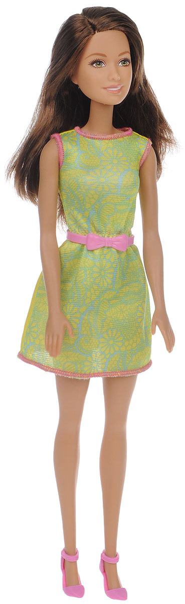 Barbie Кукла в модной одежде цвет платья салатовыйT7584_DGX63 Barbie Кукла в модной одежде цвет платья салатовыйT7584_DGX63Прелестная кукла Barbie непременно станет любимой игрушкой вашей дочурки. Кукла с длинными темными волосами, одета в летнее платье салатового цвета, на ногах куклы - розовые туфли на каблуках. Волосы куклы можно расчесывать и заплетать в различные прически. Куколка имеет подвижные руки, ноги и голову. В комплекте для девочки есть колечко в форме сердца. Игрушка выполнена из безопасного пластика и полностью соответствует всем требованиям безопасности. Ваша малышка с удовольствием будет играть с куколкой, придумывая различные истории!
