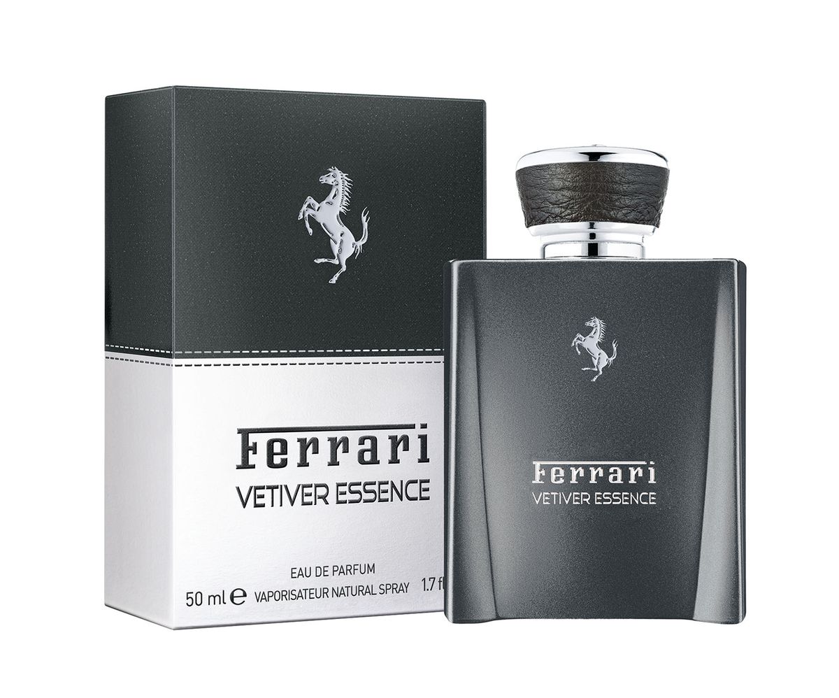 Ferrari Парфюмерная вода VETIVER ESSENCE мужская, 50 мл67000525 Ferrari Парфюмерная вода VETIVER ESSENCE мужская, 50 мл67000525Новое издание коллекции Essence от Ferrari - теплая древесно-пряная композиция под названием Vetiver Essence. Этот аромат призван воплощать не подвластную времени мужскую элегантность. Каждый аромат коллекции Essence - Essence Oud, Essence Musk, Leather Essence, Silver Essence и Cedar Essence - отражает разные грани легендарных Ferrari Gran Turismo.Композиция Ferrari Vetiver Essence - древесно-пряная с легкими гурманскими оттенками. Она открывается аккордами калабрийского бергамота, красного и сычуаньского перца и кардамона. Сердце включает ноты кофе, корня ириса и ветивера. Пачули, бобы тонка и древесина орешника образуют базу аромата