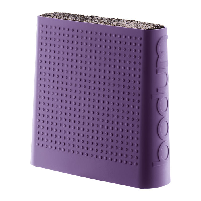 Подставка для ножей Bodum Bistro, цвет: фиолетовыйA11089-XYB-Y15_фиолетовый Подставка для ножей Bodum Bistro, цвет: фиолетовыйA11089-XYB-Y15_фиолетовыйПодставка для ножей Bodum Bistro поможет хранить ножи любой формы и размеров. Корпус подставки изготовлен из пластика, внутри расположены тонкие стержни, благодаря которым ножи можно размещать в любом месте подставки. Изделие подходит для металлических и керамических ножей. Вы также можете комбинировать ножи из разных наборов. Специальные накладки на дне обеспечивают устойчивое расположение подставки.