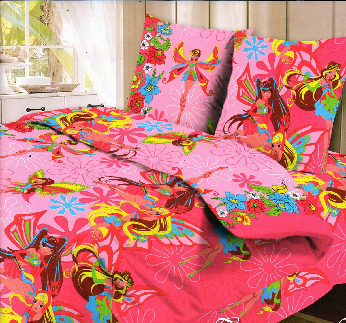 Letto Комплект детского постельного белья Фея цвет розовыйfairy_rose-50 Letto Комплект детского постельного белья Фея цвет розовыйfairy_rose-50Комплект детского постельного белья Letto Фея, состоящий из наволочки, простыни и пододеяльника, выполнен из натурального 100% хлопка. Комплект оформлен изображениями волшебных фей и яркими цветами. Хлопок - это натуральный материал, который не раздражает даже самую нежную и чувствительную кожу малыша, не вызывает аллергии и хорошо вентилируется. Такой комплект идеально подойдет для кроватки вашей малышки. На нем ребенок будет спать здоровым и крепким сном.