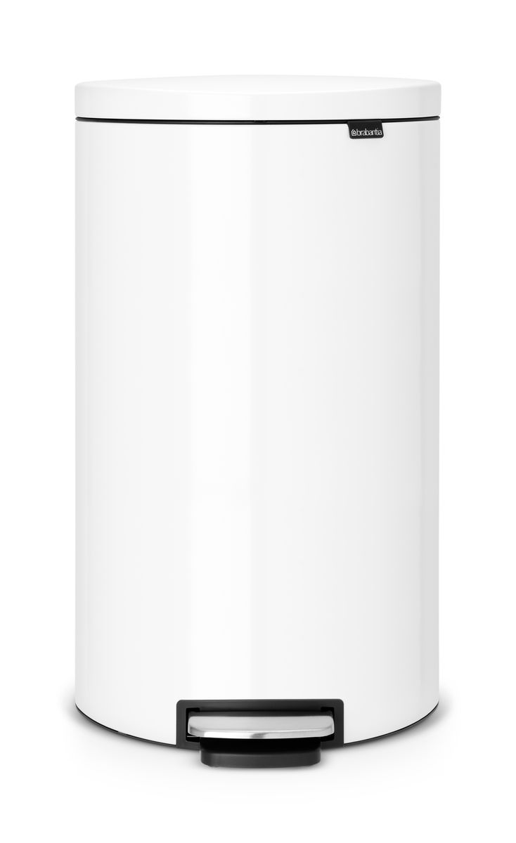 Мусорный бак Brabantia, с педалью, 30 л485206 Мусорный бак Brabantia, с педалью, 30 л485206Бак FlatBack+ - это самый эргономичный бак бренда Brabantia. При этом механизм MotionControl обеспечивает бесшумное закрывание и мягкое действие педали. Но и это еще не все - бак имеет защиту от отпечатков пальцев, а также удобную гибкую ручку для переноски. Бесшумное закрывание и мягкое действие педали - механизм MotionControl; Рациональное использование пространства - благодаря конструкции бак может устанавливаться вплотную к стене или кухонному шкафу; При открывании крышка не касается стены; Удобная очистка - съемное внутреннее ведро из пластика со складными захватами; При открывании вручную крышка фиксируется в открытом положении; Всегда опрятный вид – идеально подходящие по размеру мешки для мусора с завязками (размер G); Удобная смена мешков для мусора - специальная функция фиксации внутреннего ведра в поднятом положении; Бак удобно перемещать - гибкая ручка для переноски; Защитное основание; 10-летняя гарантия Brabantia. ...