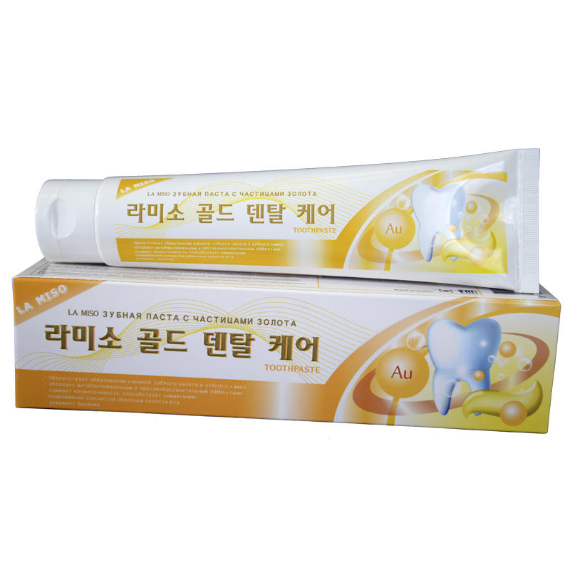 La Miso Зубная паста с частицами золота Gold Dental Care Toothpaste, 150 г8809296112532 La Miso Зубная паста с частицами золота Gold Dental Care Toothpaste, 150 г8809296112532Частицы золота, входящие в состав зубной пасты, благотворно влияют на состояние полости рта: стимулируют кровообращение в дёснах, снимают воспаления, защищают от формирования зубного камня и зубного налета. В состав пасты экстракты алоэ вера и зеленого чая, которые оказывают антибактериальное и успокаивающее действие на мягкие ткани, снижают кровоточивость дёсен. Масло мяты перечной в составе пасты прекрасно освежает дыхание.