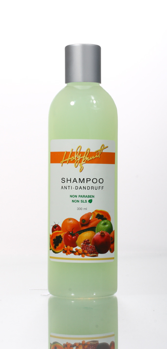 Holy Fruit Шампунь против перхоти Shampoo Anti-Dandruff, 300 мл7290008564298 Holy Fruit Шампунь против перхоти Shampoo Anti-Dandruff, 300 мл7290008564298Шампунь предназначен для решения таких проблем как себорея и себорейный дерматит, повышенное выделение кожного жира, выпадение волос, ранки на коже головы. Соли Мертвого моря нормализуют функции кожи, удаляют омертвевшие клетки и излишки кожного жира, открывают поры. Пиритион цинка и масло чайного дерева оказывают сильнейшее противопсориатическое и бактерицидное действие, подавляют размножение и жизнедеятельность грибков – возбудителей перхоти, подсушивает кожу головы. Экстракты крапивы, шалфея, камелии, масло розмарина и облепихи усиливают лечебные свойства шампуня, стимулируют рост, увлажняю корни волос. Постоянное применение шампуня способствует восстановлению функции сальных желез, ускоряет процесс регенерации эпидермиса, препятствует выпадению волос. Особенно рекомендуется для ухода за жирными волосами.