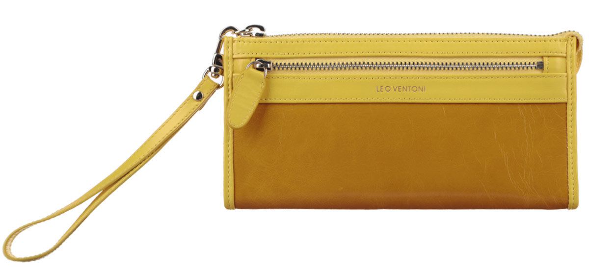 Кошелек женский Leo Ventoni, цвет: желтый, горчичный. L330727L330727 yellow Кошелек женский Leo Ventoni, цвет: желтый, горчичный. L330727L330727 yellowОригинальный женский кошелек Leo Ventoni выполнен из натуральной кожи и застегивается на металлическую застежку-молнию. Хлястик от молнии фиксируется для удобства кнопкой к боковой стороне изделия. Кошелек содержит три отделения для купюр, продольный открытый карман, шесть кармашков для визитных и кредитных карт. На лицевой стороне расположен врезной карман на металлической молнии для монет, а на задней стенке - дополнительный открытый карман. К кошельку прилагается съемная ручка для запястья. Кошелек декорирован тиснением логотипа бренда. Изделие поставляется в фирменной коробке с логотипом бренда. Кошелек - это удобный и стильный аксессуар, необходимый любому активному человеку для хранения денежных купюр, визиток и пластиковых карт. Стильный кошелек Leo Ventoni станет отличным подарком для человека, ценящего качественные и практичные вещи.