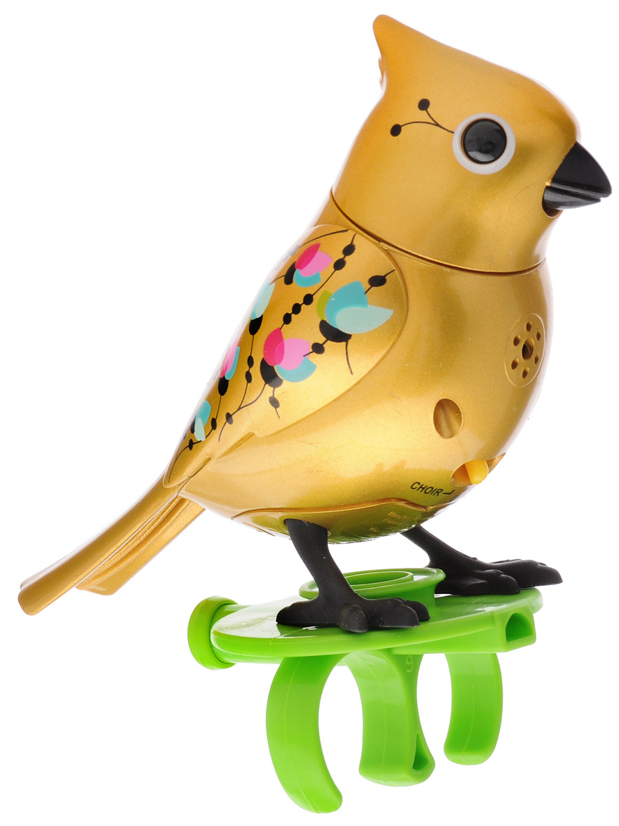 DigiBirds Интерактивная игрушка Птичка с кольцом цвет золотой88409 DigiBirds Интерактивная игрушка Птичка с кольцом цвет золотой88409У вас есть шанс получить уникального домашнего питомца - поющую птичку. Не каждый может похвастаться этим. Эта умная птичка интерактивная, она будет развлекать вас различными мелодиями, пением и ритмичными движениями. Для активизации птички необходимо подуть на нее. Чтобы активировать режим проигрывания мелодий достаточно посвистеть в свисток, который имеется в комплекте. Игрушка издает 55 вариантов мелодий и звуков. Кольцо-свисток может служить как переносной насест для птички. Ребенок может надеть кольцо на два пальца, закрепить там игрушку и свободно играть или даже бегать. Птичка DigiBirds устойчива на любой ровной поверхности. Игрушка может поворачивать голову и шевелить клювом в такт мелодии. Игрушка работает в двух режимах: соло и хор. Можно синхронизировать неограниченное количество птичек или других персонажей DigiFriends. Главным в хоре становится персонаж, которого первого включили. Необходимо размещать DigiFriends на расстоянии не более 15 см от главной...
