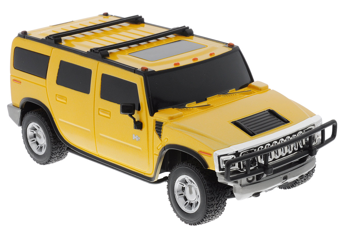 Rastar Радиоуправляемая модель Hummer H2 цвет желтый масштаб 1:2728500_желтый Rastar Радиоуправляемая модель Hummer H2 цвет желтый масштаб 1:2728500_желтыйРадиоуправляемая модель Rastar Hummer H2 обязательно привлечет внимание взрослого и ребенка, и понравится любому, кто увлекается автомобилями. Маневренная и реалистичная уменьшенная копия реального авто выполнена в точной детализации с настоящим автомобилем в масштабе 1:27. Управление машинкой происходит с помощью пульта. Машина двигается вперед и назад, поворачивает направо, налево и останавливается. Имеются световые эффекты. Колеса игрушки прорезинены и обеспечивают плавный ход, машинка не портит напольное покрытие. Пульт управления работает на частоте 40 MHz. Радиоуправляемые игрушки способствуют развитию координации движений, моторики и ловкости. Ваш ребенок часами будет играть с моделью, придумывая различные истории и устраивая соревнования. Порадуйте его таким замечательным подарком! Машина работает от 3 батареек напряжением 1,5V типа АА (не входят в комплект). Пульт управления работает от 2 батареек напряжением 1,5V типа АА (не...