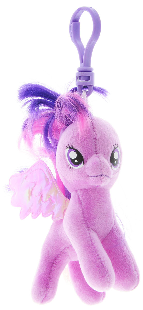 TY Мягкая игрушка-брелок Пони Twilight Sparkle 10 см41104 TY Мягкая игрушка-брелок Пони Twilight Sparkle 10 см41104Мягкая игрушка-брелок TY Пони Twilight Sparkle станет самым лучшим другом вашему малышу. У пони Сумеречная Искорка мягкая шерстка, оригинальный окрас, блестящие крылышки и огромные глазки. С помощью пластмассового карабина брелок можно пристегнуть на пояс, к рюкзаку, сумке, повесить на связку ключей. Яркое, интересное оформление игрушки притягивает взгляд! Это отличный подарок для любого ребенка!