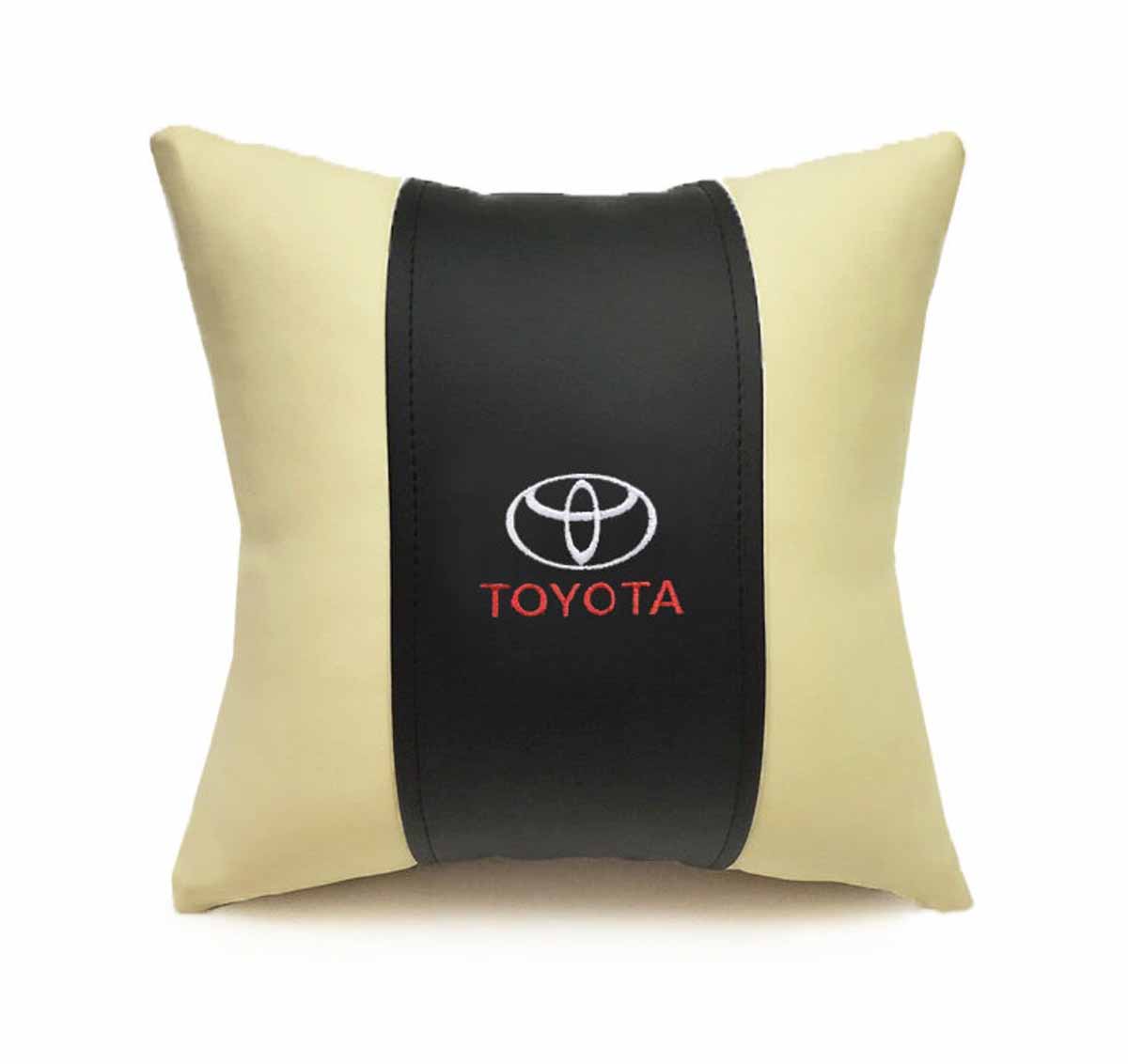 Подушка декоративная Auto premium TOYOTA, цвет: черно-бежевый. 3705237052 Подушка декоративная Auto premium TOYOTA, цвет: черно-бежевый. 3705237052Подушка в машину с вышивкой автологотипа - отличное дополнение для салона Вашего авто. Мягкая подушка изготовлена из матовой экокожи будет удобна пассажиру. К тому же не перестанет радовать Вас своим видом. Оптимальный размер подушки (30х30) не загромождает салон автомобиля.