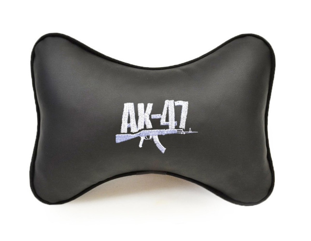 Подушка на подголовник Auto premium АК-47, цвет: черный. 3722537225 Подушка на подголовник Auto premium АК-47, цвет: черный. 3722537225Подушка на подголовник-это прежде всего это лучший способ создать комфорт для шеи и головы во время пребывания в автомобильном кресле. Большинство штатных подголовников устроены так, что до них попросту не дотянуться. Данный аксессуар полность решает эту проблему, создавая мягкую ортопедическою поддержку. Подушка крепится к сиденью, а это значит один раз поставил - и забыл. Меньше утомляемость - а следовательно выше внимание и концентрация на дороге. Одинакова удобна для пассажира и водителя. Выполнена из эко-кожи, а значит имеет повышенный ресурс и прочность. Легко чистится влажной тряпкой, не требует стирки, не впитывает пыль и грязь. Экокожа дышащий материал, а значит будет комфортно и летом.