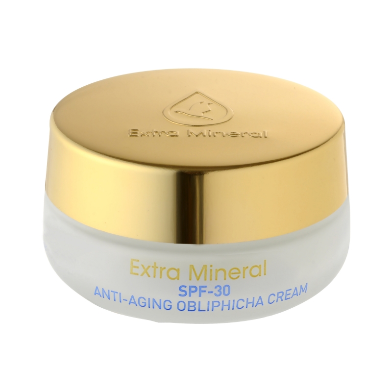 Extra Mineral Крем против старения кожи с экстрактом облепихи SPF-30, 50 млEXM1700 Extra Mineral Крем против старения кожи с экстрактом облепихи SPF-30, 50 млEXM1700Антивозрастной крем с облепихой SPF-30 Extra Mineral. Уникальный по своим омолаживающим характеристикам крем, созданный с использованием технологии Unimoist U-125, которая обеспечивает высокую степень защиты от возрастных изменений. Данная технология обеспечивает экстра-увлажнение кожи, формирует мощный защитный антивозрастной барьер и высоко эффективно защищает кожу от солнечных лучей. Смесь 26 минералов Мертвого моря, экстракта Облепихи, витамина В5, витамина «красоты» Е, полиненасыщенных жирных кислот Омега 3, Омега 6, Омега 9 настолько эффективно воздействует на кожу, активизируя процессы регенерации, клеточного обмена, что у кожи появляется эффект «сияния», а положительные изменения, которые происходят буквально сразу после первого применения, можно назвать просто волшебством.