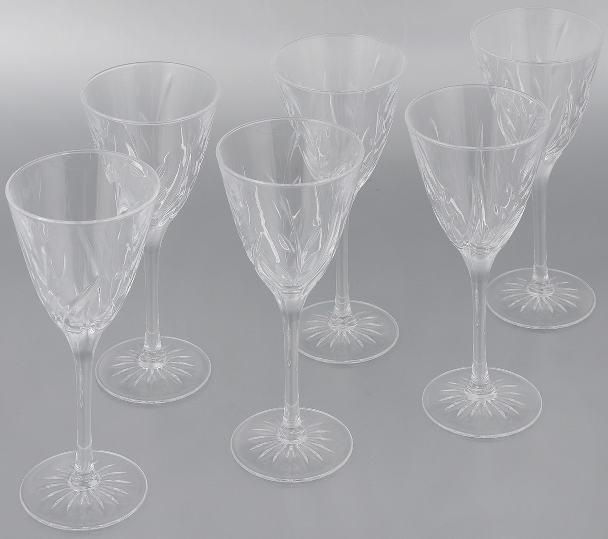 Набор фужеров Cristal dArques Cassandra, 170 мл, 6 штG5633 Набор фужеров Cristal dArques Cassandra, 170 мл, 6 штG5633Набор Cristal dArques Cassandra состоит из 6 фужеров, выполненных из специально разработанного стекла Diamax. Изделия оснащены длинными изящными ножками и предназначены для различных напитков. Такой набор прекрасно дополнит праздничный стол и станет желанным подарком в любом доме. Диаметр фужера (по верхнему краю): 7,8 см. Высота фужера: 19 см. Диаметр основания фужера: 6,5 см.