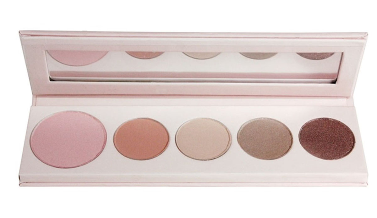 100% Pure Make-up палетка: Люминайзер+румяна+3 тени для глаз 14 г1cnp 100% Pure Make-up палетка: Люминайзер+румяна+3 тени для глаз 14 г1cnpЭта палетка для макияжа поможет Вам выглядеть великолепно благодаря комплексному make-up уходу, используя мягкие и нейтральные оттенки люминайзера, теней для глаз и румян. Натуральный и ухаживающий состав формул наполнен антиоксидантами, витаминами и пигментами ягод, фруктов и растений.