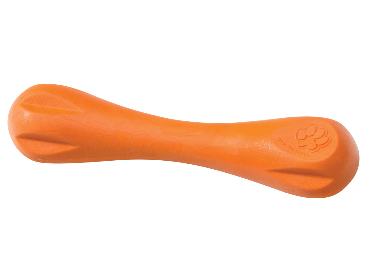 Игрушка для собак Zogoflex Гантеля Hurley S 15 см оранжевая621041 Игрушка для собак Zogoflex Гантеля Hurley S 15 см оранжевая621041Zogoflex игрушка для собак гантеля Hurley S 15 см оранжевая Игрушка Zogoflex Hurley предназначена специально для собак с выраженной привычкой грызть. Она изготовлена из прочного и пластичного материала, устойчивого к зубам питомца, но мягкого настолько, что он не может травмировать полость рта собаки. Гантеля Hurley – это универсальное решение для игр с собакой: апортировка, в том числе и во время игр на воде, косточка и антивандальная игрушка одновременно. Мы гарантируем однократную замену игрушки на новую, при условии, если Ваш питомец смог разрушить игрушку. Материал не токсичен, не содержит фталатов. Страна-производитель: США. Для собак мелких и средних пород.