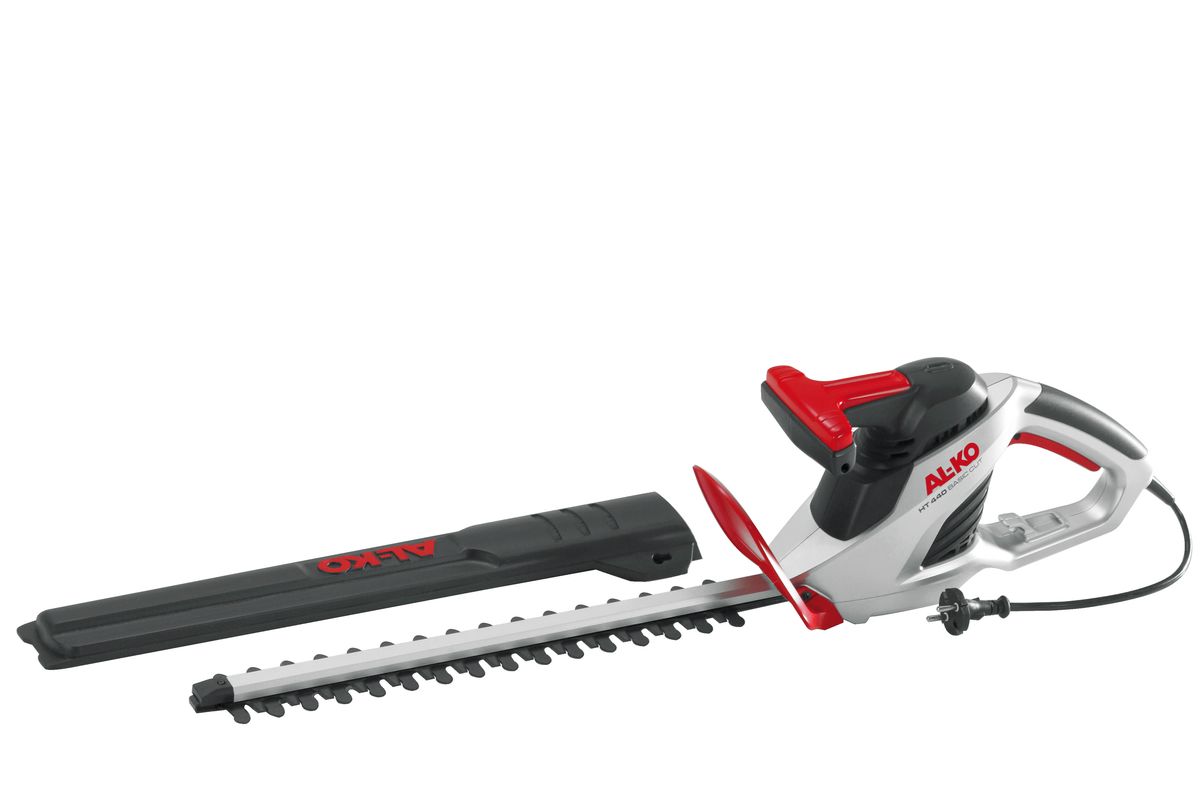 Кусторез электрический AL-KO HT 440 Basic Cut112679 Кусторез электрический AL-KO HT 440 Basic Cut112679Отлично подстриженные кусты - от маленьких до больших - не проблема с мощным, надежным и удобным кусторезом AL-KO HT 440 Basic Cut. Корпус выполнен из высококачественного пластика, который отличается повышенной надежностью и обеспечивает долговечность инструмента. Ножи с алмазной заточкой обеспечивают ровный срез. Встроенный уровень позволяет выполнять ровный срез как по диагонали, так и по вертикали. Таким образом можно избежать огрехов при стрижке живой изгороди. Уровень шума: 86 дБ. Длина ножей: 44 см.