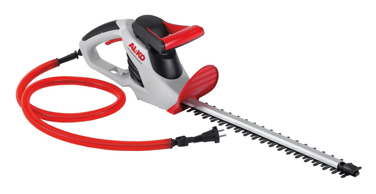Кусторез AL-KO HT 550 Safety Cut112680 Кусторез AL-KO HT 550 Safety Cut112680Отлично подстриженные кусты - от маленьких до больших - не проблема с мощным, надежным и удобным кусторезом AL-KO HT 550 Safety Cut. Корпус выполнен из высококачественного пластика, который отличается повышенной надежностью и обеспечивает долговечность инструмента. Оригинальная система защиты от AL-KO позволяет избежать повреждений кабеля при стрижке кустарников. Ножи с алмазной заточкой обеспечивают ровный срез. Встроенный уровень позволяет выполнять ровный срез как по диагонали, так и по вертикали. Таким образом можно избежать огрехов при стрижке живой изгороди. Уровень шума: 86 дБ. Длина ножей: 52 см.