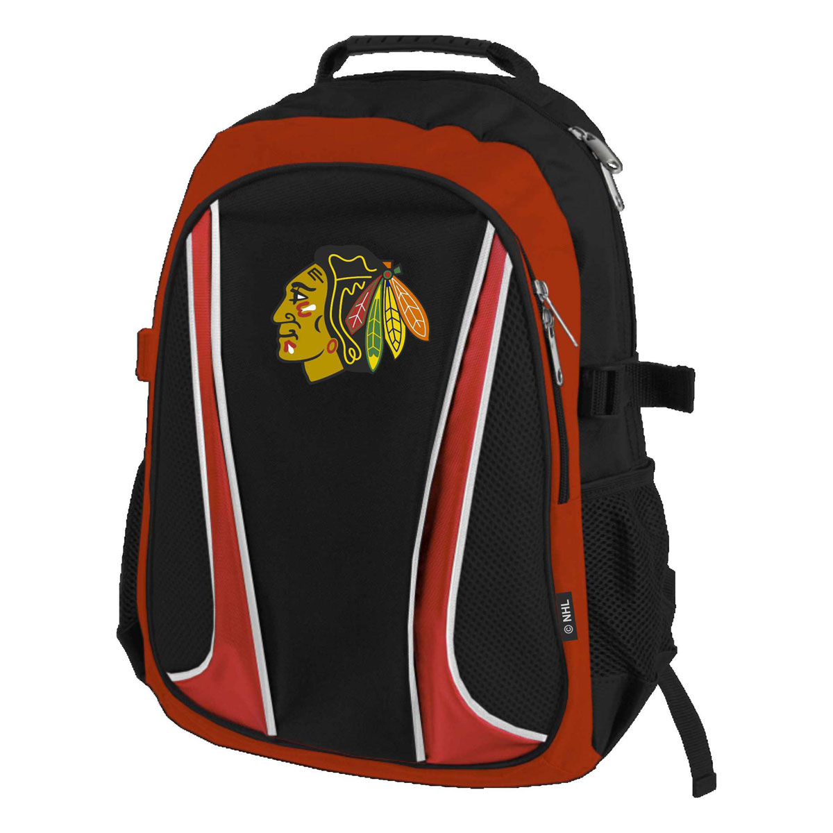 Рюкзак спортивный NHL Blackhawks, цвет: черно-красный, 18 л. 5800258002 Рюкзак спортивный NHL Blackhawks, цвет: черно-красный, 18 л. 5800258002Модель декорирована контрастной отделкой, имеет одно основное вместительное отделение и большой нашивной карман с застежками на молнии, а также два дополнительных кармана из плотной сетки. Уплотненная «спинка» обеспечивает комфортное анатомическое прилегание к спине, не стесняющее движений. Рюкзак оснащен удобными лямками с фиксаторами длины и пластиковой ручкой. Производство: Atributika & Club (Китай). Состав:100% полиэстер.