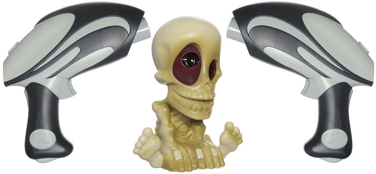Johnny the Skull Тир проекционный с двумя бластерами0669-2 Johnny the Skull Тир проекционный с двумя бластерами0669-2Проекционный тир с двумя бластерами Johnny the Skull будет отличным подарком для маленького охотника за привидениями. Активируйте проектор с помощью бластера, и скелет начнет вращать головой, проецируя на стены изображения призраков и издавая загробные звуки. Бластер автоматически считает пойманных призраков (бластер необходимо перезаряжать во время игры). Победителем станет самый искусный охотник на призраков! Играть необходимо в темном помещении. Максимальная дистанция до цели - не более 2,5 м. Для работы проектора необходимы 4 батарейки типа АА (не входят в комплект). Для работы каждого бластера необходимы 3 батарейки типа ААА (не входят в комплект).