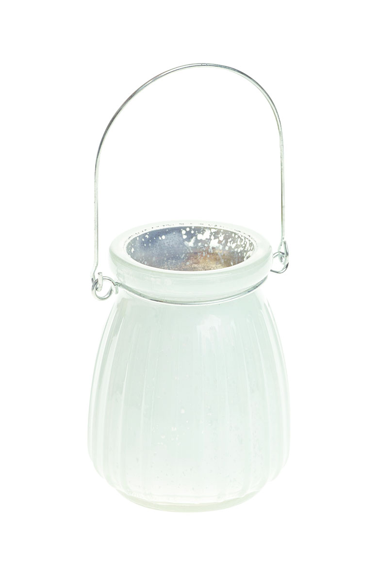 Подсвечник подвесной Gardman Shaped Jam Jar, цвет: белый, 9 см17831 Подсвечник подвесной Gardman Shaped Jam Jar, цвет: белый, 9 см17831Декоративный подсвечник Gardman Shaped Jam Jar изготовлен из высококачественного стекла с металлической фольгой внутри. Он позволит украсить интерьер дома или рабочего кабинета оригинальным образом. Вы можете поставить или подвесить подсвечник в любом месте, где он будет удачно смотреться и радовать глаз. Кроме того - это отличный вариант подарка для ваших близких и друзей.