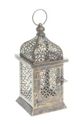 Подсвечник подвесной Gardman Arabian, высота 25 см17615 Подсвечник подвесной Gardman Arabian, высота 25 см17615Декоративный подсвечник Gardman Arabian, изготовленный из высококачественного металла, позволит украсить интерьер дома оригинальным образом. Вы можете поставить или подвесить подсвечник в любом месте, где он будет удачно смотреться и радовать глаз. Кроме того - это отличный вариант подарка для ваших близких и друзей.