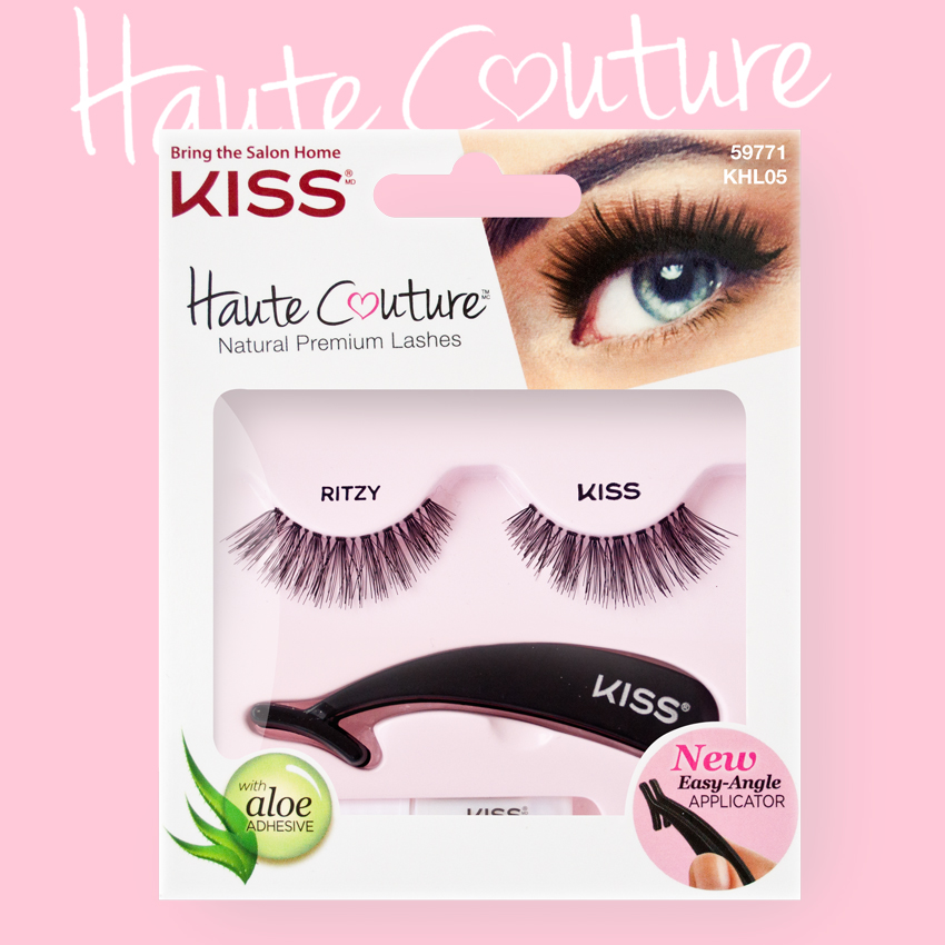 Kiss Haute Couture Накладные ресницы Single Lashes Ritzy KHL05GT12-015 Kiss Haute Couture Накладные ресницы Single Lashes Ritzy KHL05GT12-015Накладные ресницы Kiss Haute Couture Ritzy (KHL05) увеличат объем и длину ваших ресниц. Особая форма ресниц предусматривает удлинение ресниц у внешнего уголка глаза, что придает взгляду особый шарм и томность. Изготовлены вручную из натурального волоса, отличаются великолепным качеством и мягкостью, комфортны для глаз. Изогнутая форма пинцета удобна для крепления ресниц. Клей с содержанием алоэ обеспечивает гипоаллергенность. Протестировано и одобрено дерматологами. Можно использовать несколько раз. Снятие ресниц не требует дополнительных средств: просто приложите ватный диск с теплой водой и снимите ресницы. Состав набора: пара накладных ресниц, пинцет, клей.