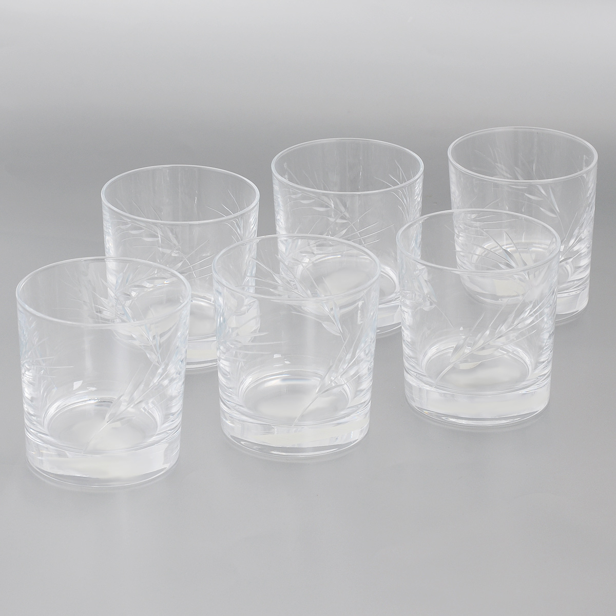 Набор стаканов Cristal dArques Fleury Epi, 300 мл, 6 штG5075 Набор стаканов Cristal dArques Fleury Epi, 300 мл, 6 штG5075Набор Cristal dArques Fleury Epi состоит из 6 стаканов, выполненных из прочного стекла. Изделия имеют элегантный дизайн и предназначены для подачи различных напитков. Набор стаканов Cristal dArques Fleury Epi прекрасно оформит праздничный стол и создаст приятную атмосферу за романтическим ужином. Такой набор также станет хорошим подарком к любому случаю. Можно мыть в посудомоечной машине. Диаметр стакана (по верхнему краю): 8 см. Высота стакана: 9 см.