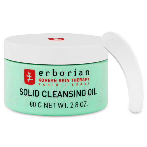 Erborian Очищающее масло для лица 7 трав 80 гр240987 Erborian Очищающее масло для лица 7 трав 80 гр240987Масло бережно удаляет макияж и деликатно очищает кожу. При нанесение средства от тепла рук воскообразная текстура превращается в масло, которое удаляет даже самый стойкий макияж; при контакте с водой трансформируется в молочко, завершая процесс очищения.