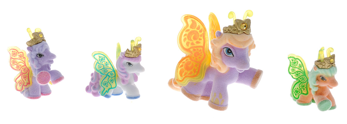 Filly Dracco Набор мини-фигурок Волшебная семья BeaBea/astM770028-3240 (UT20580) Filly Dracco Набор мини-фигурок Волшебная семья BeaBea/astM770028-3240 (UT20580)Набор мини-фигурок Filly Dracco Волшебная семья Bea придется по вкусу вашей дочурке, ведь все девочки обожают волшебных лошадок Filly! У волшебных лошадок тоже есть своя семья! Мама-бабочка воспитывает трех хулиганов в прекрасном саду посреди волшебного леса Папиллия. В наборе с лошадками четыре карточки и буклет коллекционера. У лошадок - красочные крылья, украшенные фамильным гербом их семьи. Каждая лошадка имеет приятное на ощупь покрытие, крылышки и доброжелательную улыбку. Все детали фигурок расписаны с любовью и реалистичностью. Помимо крылышек бабочки от обычных лошадок Филли отличаются также усиками и короной. При помощи ярких усиков персонажи волшебного леса общаются между собой. Короны же украшены кристаллами Swarowski. Вы можете собрать всю коллекцию и разыграть сцены из жизни красавиц бабочек! Ваша дочурка с удовольствием будет играть с набором и устраивать настоящие волшебные приключения в мире Filly Butterfly!