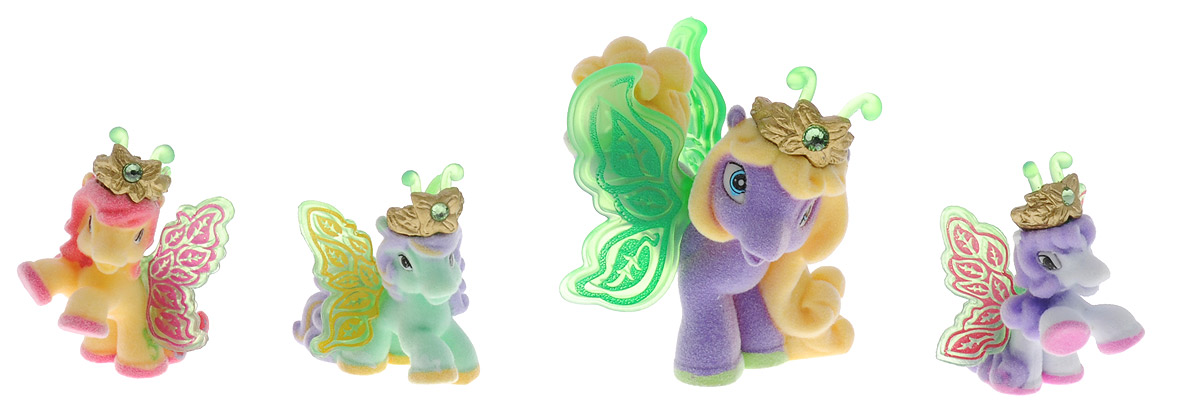 Filly Dracco Набор мини-фигурок Волшебная семья TiaTia/astM770028-3240 (UT20580) Filly Dracco Набор мини-фигурок Волшебная семья TiaTia/astM770028-3240 (UT20580)Набор мини-фигурок Filly Dracco Волшебная семья Tia понравится всем юным любительницам лошадок Filly! У волшебных лошадок тоже есть своя семья! Мама-бабочка воспитывает трех хулиганов в прекрасном саду посреди волшебного леса Папиллия. В наборе с лошадками четыре карточки и буклет коллекционера. У лошадок есть красочные крылья, украшенные фамильным гербом их семьи. Каждая лошадка имеет бархатное покрытие и доброжелательное улыбчивое личико. Все детали фигурок расписаны с любовью и реалистичностью. Помимо крылышек бабочки от обычных лошадок Филли отличаются также усиками и короной. При помощи ярких усиков персонажи волшебного леса общаются между собой. Короны же украшены кристаллами Swarowski. Вы можете собрать всю коллекцию и разыграть сцены из жизни красавиц бабочек! Ваша дочурка с удовольствием будет играть с набором и устраивать настоящие волшебные приключения в мире Filly Butterfly!