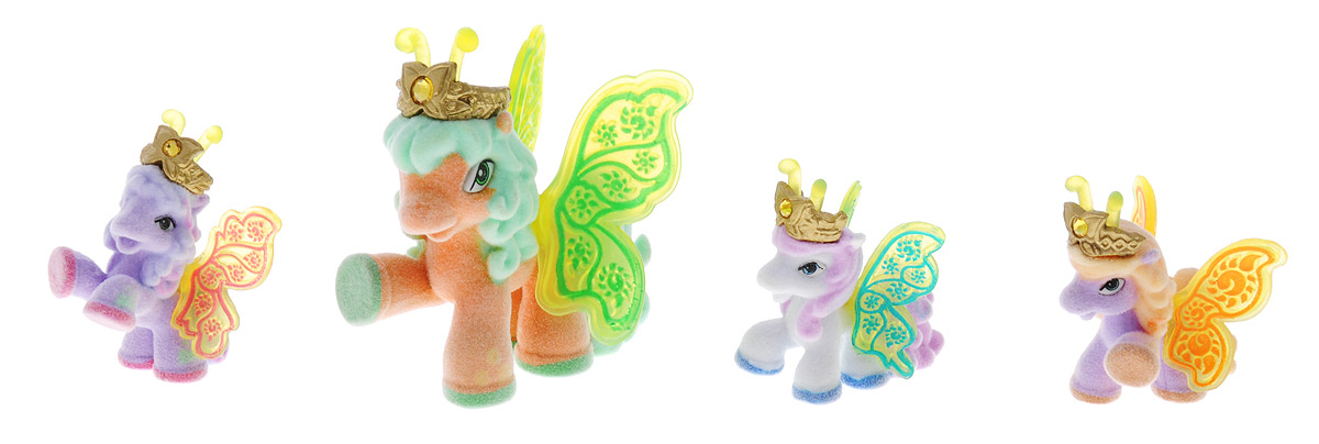 Filly Dracco Набор мини-фигурок Волшебная семья SunSun/astM770028-3240 (UT20580) Filly Dracco Набор мини-фигурок Волшебная семья SunSun/astM770028-3240 (UT20580)Набор мини-фигурок Filly Dracco Волшебная семья Sun понравится всем юным любительницам лошадок Filly! У волшебных лошадок тоже есть своя семья! Мама-бабочка воспитывает трех хулиганов в прекрасном саду посреди волшебного леса Папиллия. В наборе с лошадками четыре карточки и буклет коллекционера. У лошадок есть красочные крылья, украшенные фамильным гербом их семьи. Каждая лошадка имеет бархатное покрытие и доброжелательное улыбчивое личико. Все детали фигурок расписаны с любовью и реалистичностью. Помимо крылышек бабочки от обычных лошадок Филли отличаются также усиками и короной. При помощи ярких усиков персонажи волшебного леса общаются между собой. Короны же украшены кристаллами Swarowski. Вы можете собрать всю коллекцию и разыграть сцены из жизни красавиц бабочек! Ваша дочурка с удовольствием будет играть с набором и устраивать настоящие волшебные приключения в мире Filly Butterfly!