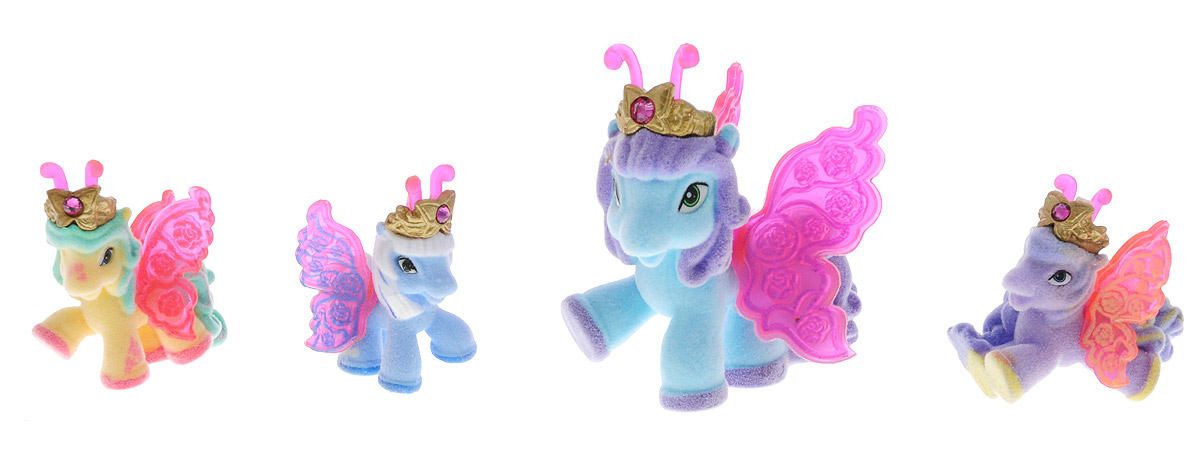 Filly Dracco Набор мини-фигурок Волшебная семья TobyToby/astM770028-3240 (UT20580) Filly Dracco Набор мини-фигурок Волшебная семья TobyToby/astM770028-3240 (UT20580)Набор мини-фигурок Filly Dracco Волшебная семья Toby понравится всем юным любительницам лошадок Filly! У волшебных лошадок тоже есть своя семья! Мама-бабочка воспитывает трех хулиганов в прекрасном саду посреди волшебного леса Папиллия. В наборе с лошадками четыре карточки и буклет коллекционера. У лошадок есть красочные крылья, украшенные фамильным гербом их семьи. Каждая лошадка имеет бархатное покрытие и доброжелательное улыбчивое личико. Все детали фигурок расписаны с любовью и реалистичностью. Помимо крылышек бабочки от обычных лошадок Филли отличаются также усиками и короной. При помощи ярких усиков персонажи волшебного леса общаются между собой. Короны же украшены кристаллами Swarowski. Вы можете собрать всю коллекцию и разыграть сцены из жизни красавиц бабочек! Ваша дочурка с удовольствием будет играть с набором и устраивать настоящие волшебные приключения в мире Filly Butterfly!