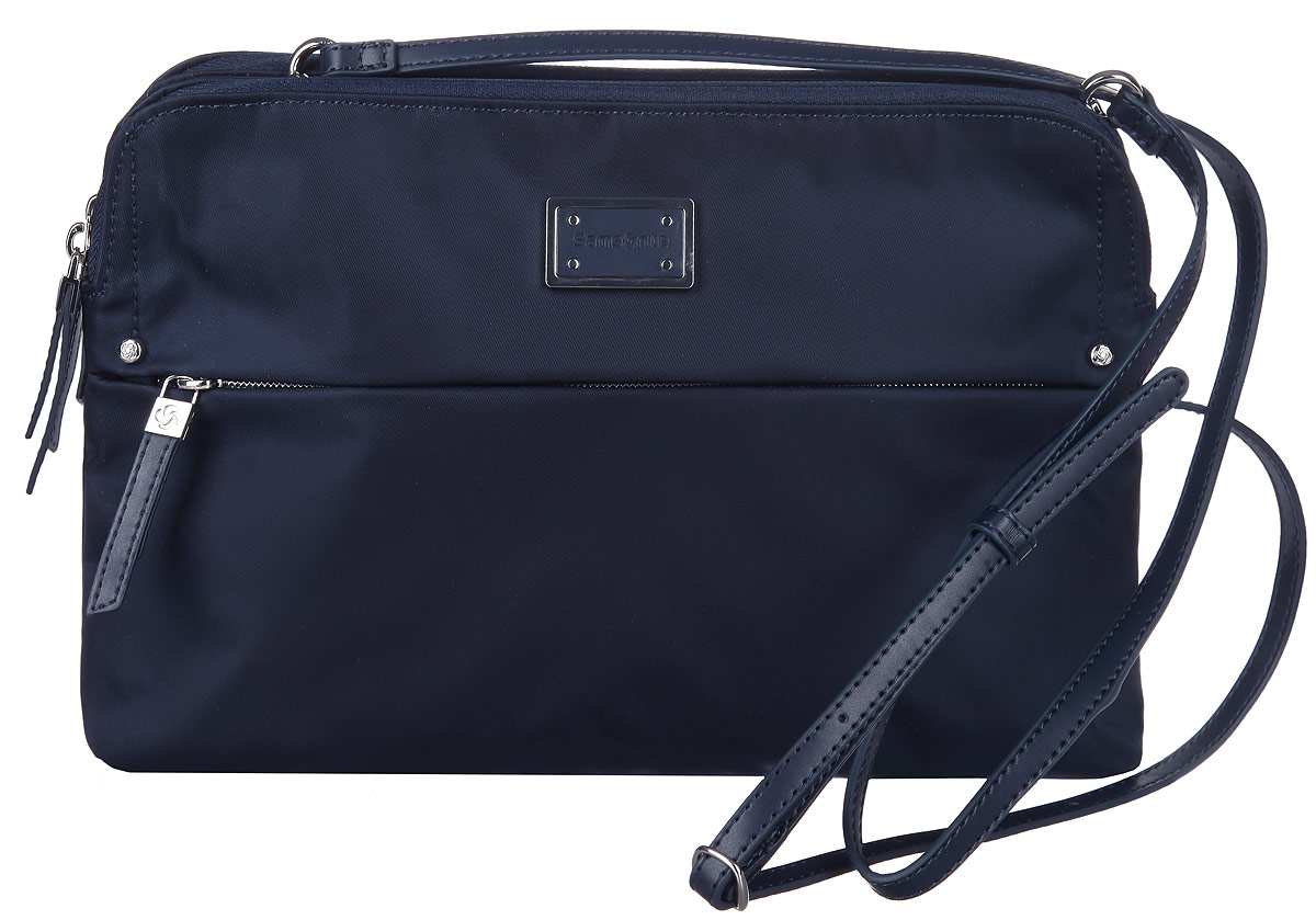 Клатч Samsonite, цвет: синий. 22D-0101322D-01013 Клатч Samsonite, цвет: синий. 22D-0101322D-01013Стильный клатч Samsonite выполнен из полиамида и полиуретана, оформлен металлической фурнитурой с символикой бренда. Изделие содержит три отделения. Два отделения закрываются на застежки-молнии, среднее отделение закрывается на магнит. Внутри клатча расположены три накладных кармашка для мелочей и врезной карман на застежке-молнии. Лицевая сторона изделия дополнена вместительным потайным карманом на застежке- молнии. Изделие оснащено съемным плечевым ремнем регулируемой длины. Практичный аксессуар позволит вам завершить образ и быть неотразимой.