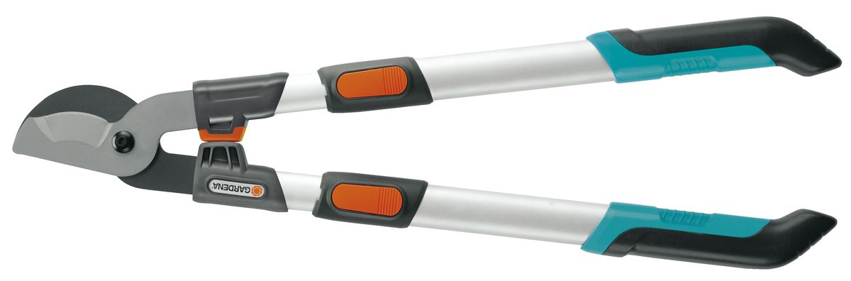 Сучкорез Gardena 650 BT Comfort, телескопический08779-20.000.00 Сучкорез Gardena 650 BT Comfort, телескопический08779-20.000.00Сучкорез Gardena 650 BT Comfort оснащен телескопическими ручками, длина которых меняется в диапазоне от 650 до 900 мм. Благодаря этому вы без труда можете расширить зону охвата и усилить рычажный момент. Алюминиевые телескопические рукоятки позволяют изменять длину сучкореза. При необходимости радиус действия - и, соответственно, длину рычага - можно увеличить на 25 см. Это позволяет, например, без труда обрезать высоко расположенные ветки дерева. Прочные стальные ручки с каплевидным профилем и эргономичные рукоятки с компонентами из мягкого пластика. Телескопический сучкорез идеально подходит для обрезки молодых веток диаметром до 42 мм. Лезвия специальной формы удерживают срезаемую ветку в оптимальном положении, что обеспечивает особую легкость и чистоту обрезки. Телескопический Gardena 650 BT Comfort изготовлен из новейших материалов и имеет прецизионно заточенные лезвия с покрытием против налипания, которые облегчают обрезку и легко очищаются. Кроме того,...