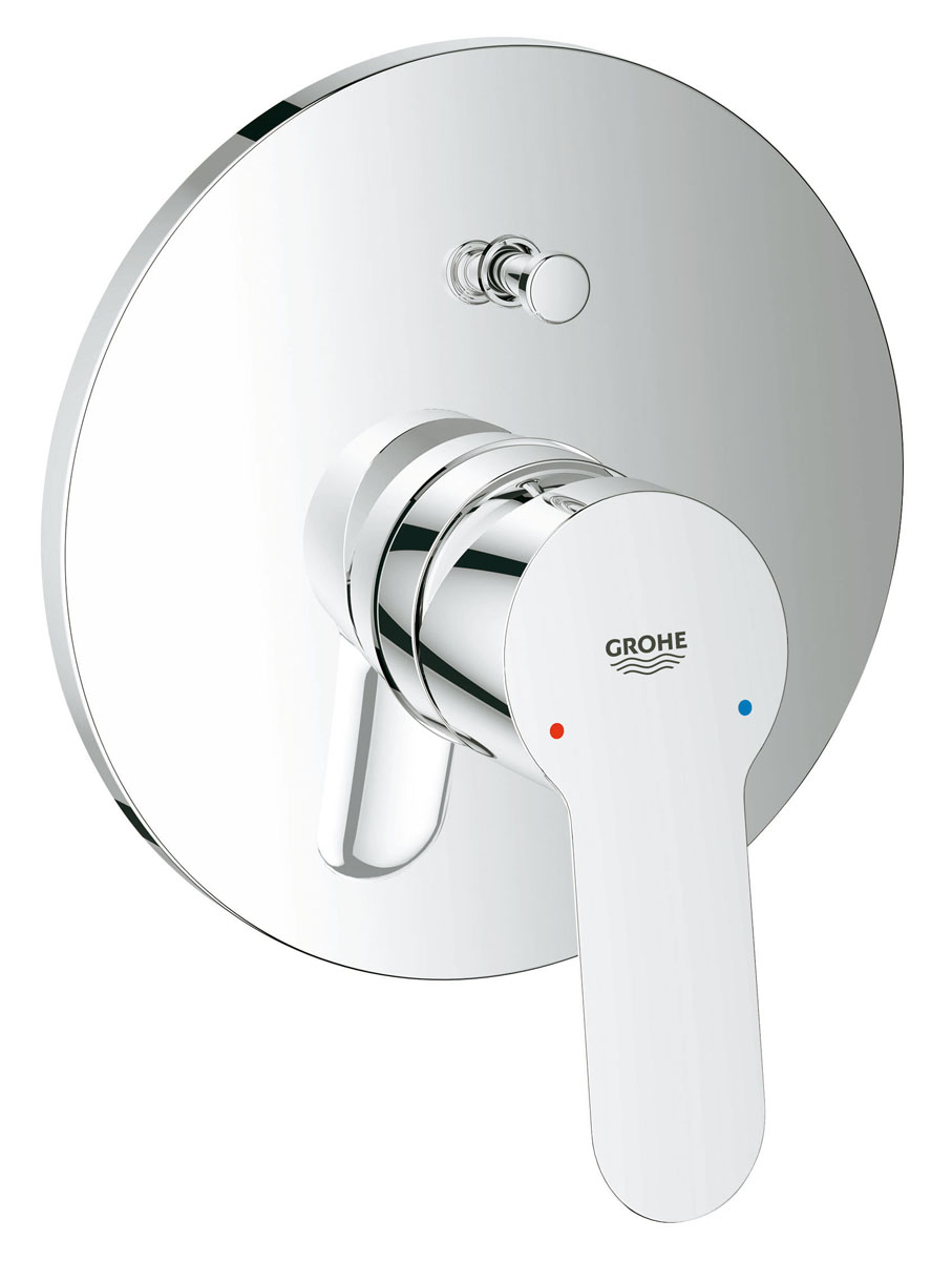 Смеситель для ванны GROHE BauEdge (со встраиваемым механизмом) (29079000)29079000 Смеситель для ванны GROHE BauEdge (со встраиваемым механизмом) (29079000)29079000скрытый монтаж включает в себя: комплект готового монтажа встраиваемый механизм (32 963 000) металлический рычаг GROHE SilkMove® керамический картридж O 46 мм GROHE StarLight® хромированная поверхность регулировка расхода воды автоматический переключатель: ванна/душ уплотнитель розетки и рычага дополнительный ограничитель температуры (46 308 000)