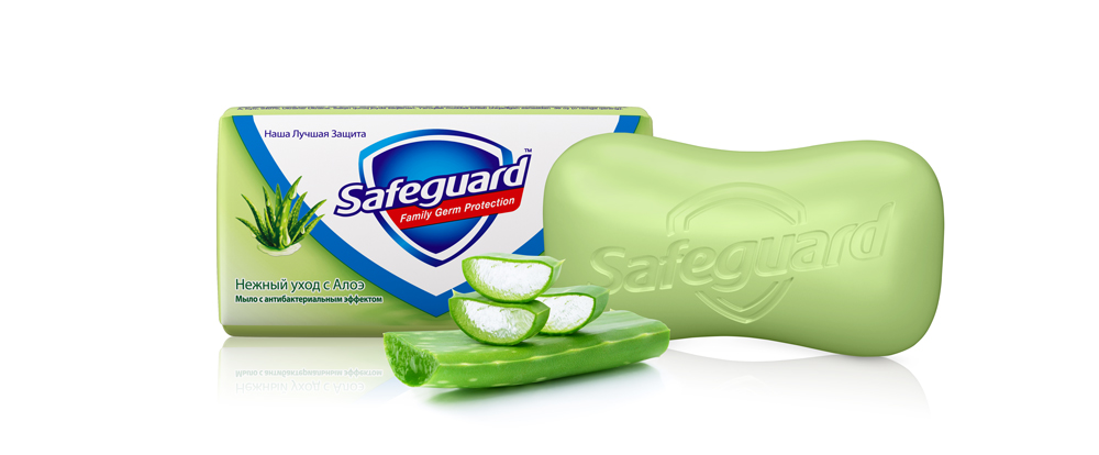 Safeguard Антибактериальное мыло Алоэ, 90 гSG-81540440 Safeguard Антибактериальное мыло Алоэ, 90 гSG-81540440Мыло Safeguard на 100% рекомендовано специалистами по всему миру! Антибактериальное мыло Safeguard Алое уничтожает до 99,9% всех известных болезнетворных бактерий и ухаживает за кожей рук: • поверхностно активные вещества эффективно удаляют все виды микробов в момент смывания • антибактериальный комплекс обеспечивает защиту от самых опасных граммоположительных бактерии (Стрептококк, Стафилококк) до 12 часов после смывания • смягчающие компоненты оказывают успокаивающее воздействие на кожу рук, и ваши руки сияют здоровьем Это мыло - просто находка! Отличная защита от микробов, не вызывает раздражения, пользуемся всей семьей