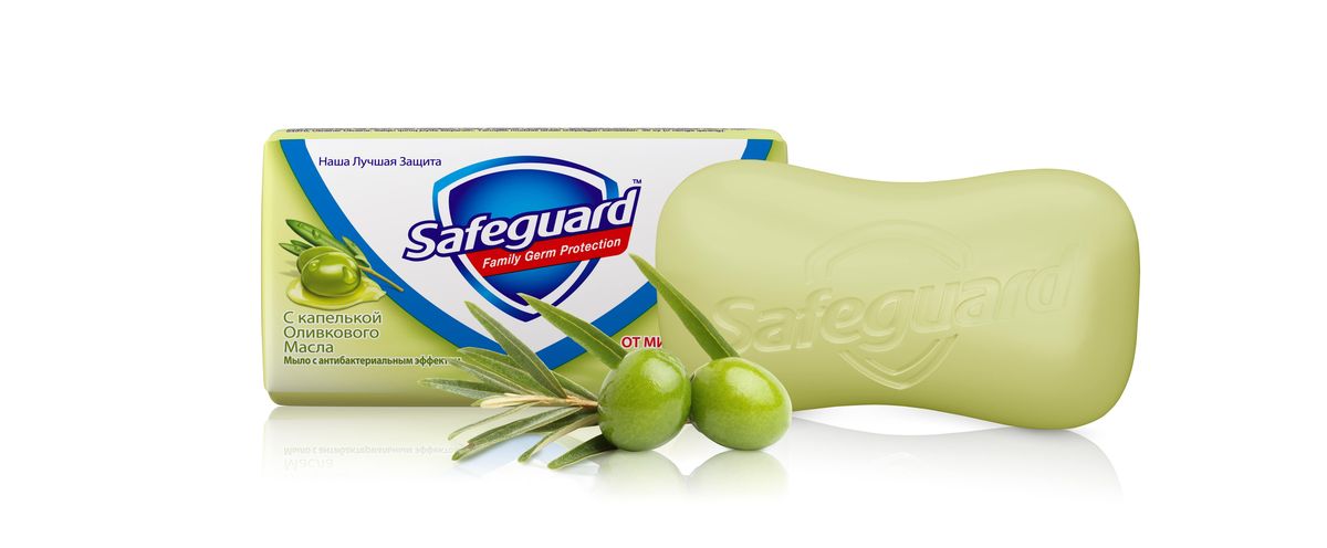 Safeguard Антибактериальное мыло Оливковое, 90 гSG-81490 Safeguard Антибактериальное мыло Оливковое, 90 гSG-81490Мыло Safeguard на 100% рекомендовано специалистами по всему миру! Антибактериальное мыло Safeguard Оливковое уничтожает до 99,9% всех известных болезнетворных бактерий и ухаживает за кожей рук: • поверхностно активные вещества эффективно удаляют все виды микробов в момент смывания • антибактериальный комплекс обеспечивает защиту от самых опасных граммоположительных бактерии (Стрептококк, Стафилококк) до 12 часов после смывания • смягчающие компоненты оказывают успокаивающее воздействие на кожу рук, и ваши руки сияют здоровьем Это мыло - просто находка! Отличная защита от микробов, не вызывает раздражения, пользуемся всей семьей
