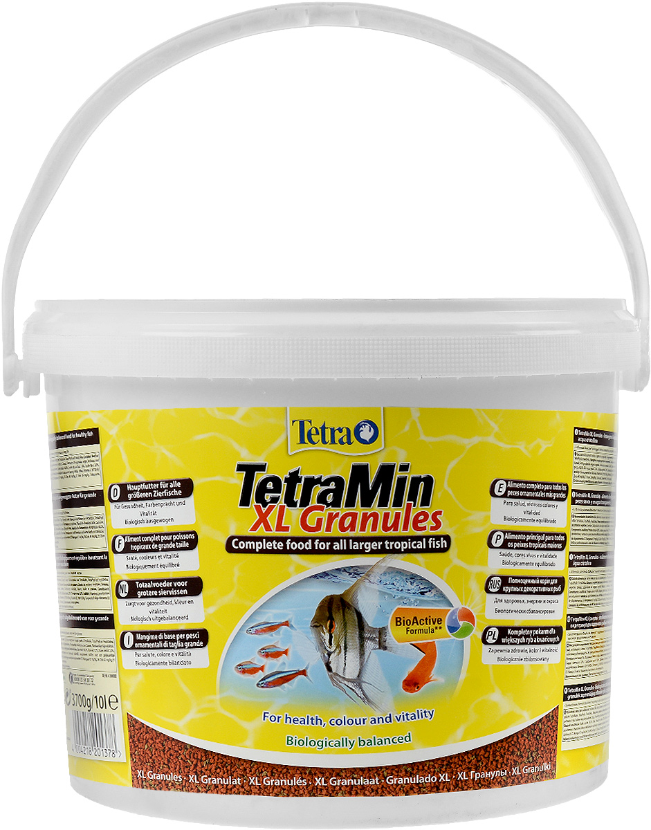 Корм Tetra TetraMin. XL Granules для всех видов тропических рыб, крупные гранулы, 10 л (3,7 кг)201378 Корм Tetra TetraMin. XL Granules для всех видов тропических рыб, крупные гранулы, 10 л (3,7 кг)201378Корм Tetra TetraMin. XL Granules - это биологически сбалансированный корм в виде хлопьев, предназначенный для для всех видов крупных тропических рыб. Тщательно подобранная смесь высокопитательных функциональных ингредиентов, витаминов, минералов и микроэлементов для ежедневного полноценного питания рыб. Запатентованная БиоАктив-формула поддерживает здоровую иммунную систему рыб. Корм содержит пребиотики для улучшенного функционирования организма и усвоения питательных веществ. При регулярном кормлении TetraMin. XL Granules сокращается концентрация нитратов, и улучшается качество воды. Кормить несколько раз в день небольшими порциями. Состав: рыба и побочные рыбные продукты, экстракты растительного белка, зерновые культуры, растительные продукты, моллюски и раки, дрожжи, минеральные вещества, водоросли, масла и жиры. Аналитические компоненты: сырой белок 48%, сырые масла и жиры 7%, сырая клетчатка 2%, влага 8%. ...