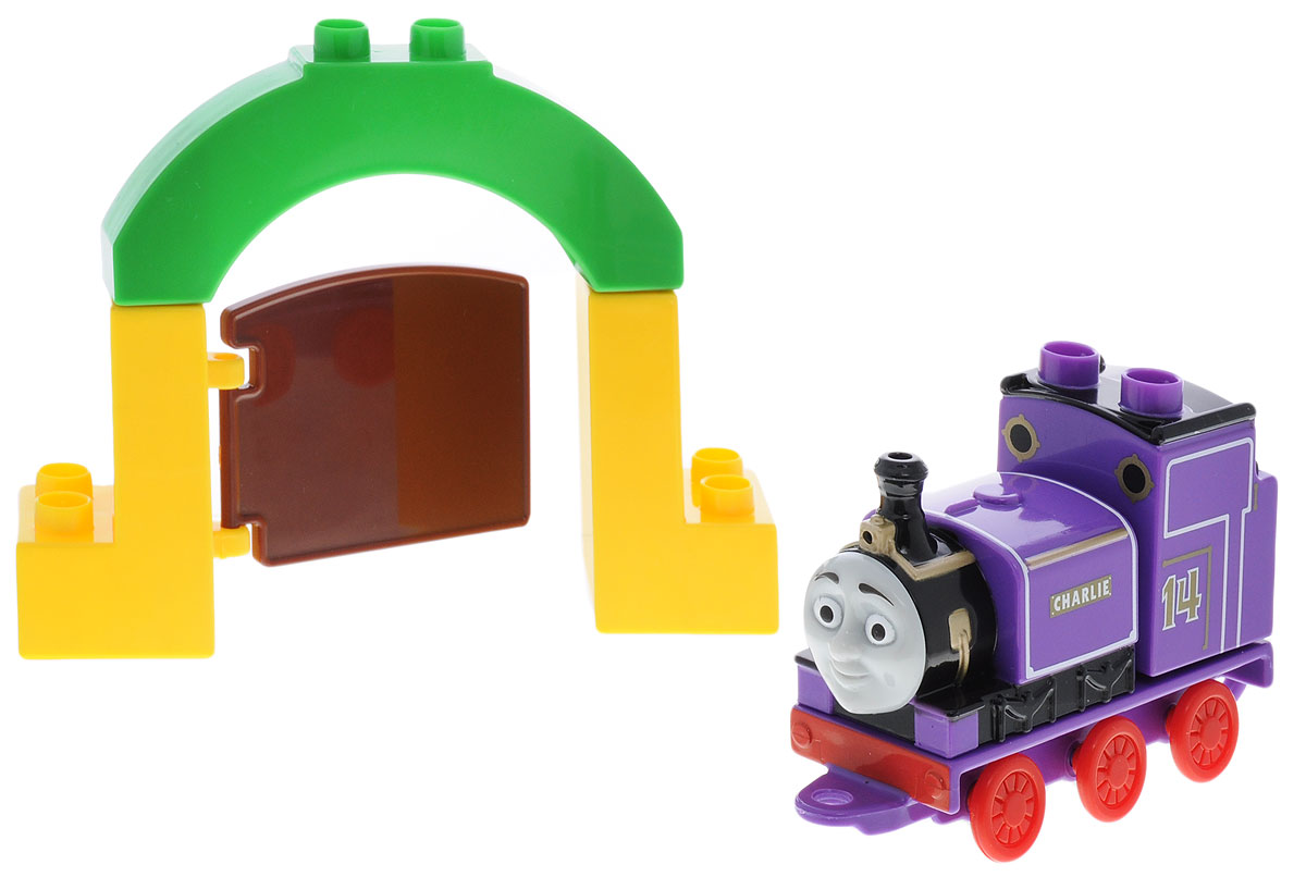 Mega Bloks Thomas & Friends Конструктор Паровозик Чарли в парке животныхCNJ04_DLC13 Mega Bloks Thomas & Friends Конструктор Паровозик Чарли в парке животныхCNJ04_DLC13Конструктор Mega Bloks Паровозик Чарли в парке животных - прекрасный подарок для вашего ребенка! Конструкторы Mega Bloks - это новые горизонты творчества. Каждый из наборов - это завершенная конструкция, имеющая некий сюжет. Этот конструктор входит в серию наборов Thomas & Friends, созданных по одноименному мультфильму. Томас и его верная команда помогают жителям городка: привозят почту, чинят железнодорожные пути и возят пассажиров к пунктам назначения. Ваш маленький машинист с удовольствием отправится в парк животных вместе в паровозиком Чарли. Все элементы конструктора совместимы с другими сборными паровозами из этой серии. Воссоздайте для своего маленького машиниста его любимые истории о приключениях паровозиков острова Содор или придумайте свою собственную.