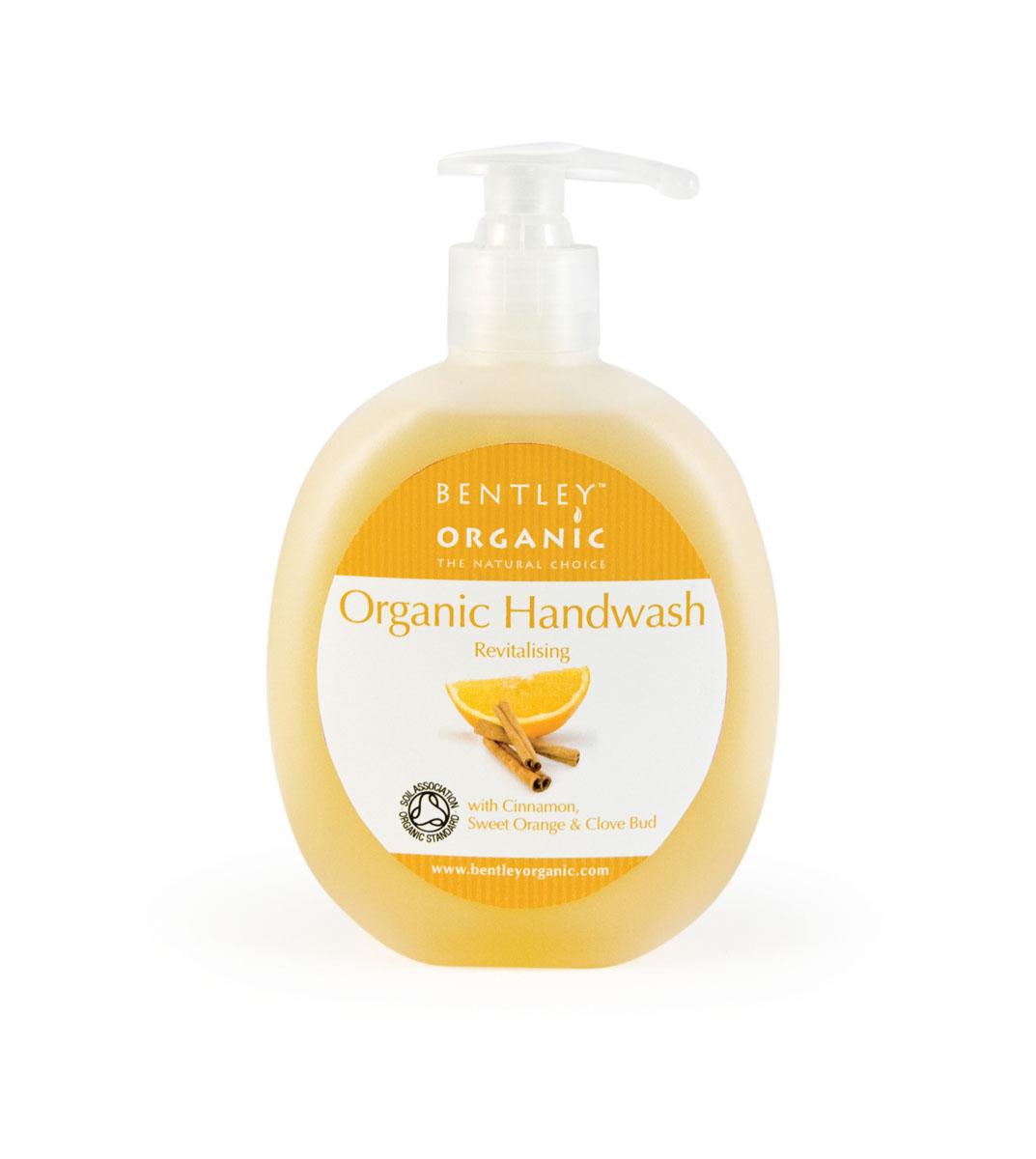 Bentley Organic Мыло жидкое Оживляющее с Корицей, Сладким апельсином и Гвоздикой 250 мл843389000083 Bentley Organic Мыло жидкое Оживляющее с Корицей, Сладким апельсином и Гвоздикой 250 мл843389000083Органическое оживляющее жидкое мыло Bentley Organic RevitalisingHandwash with Cinnamon, Sweet Orange & Clove Bud подходит для кожи любого типа и создано с использованием деликатных моющих компонентов, не нарушающих естественный баланс кожи. Смягчающая смесь корицы со сладким апельсином и гвоздикой для восстановления и оживления кожи. Апельсин - укрепляет кожу, придает восхитительный аромат Корица - придает аромат Гвоздика - смягчает кожу Дерматологически испытано.